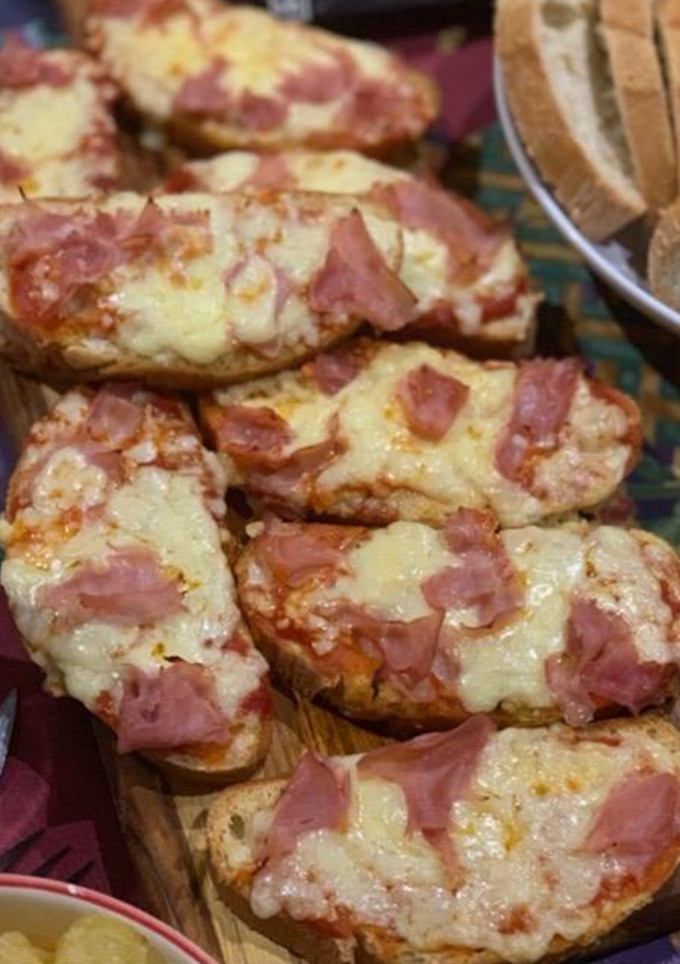Una foto de Mini pizzas de pan