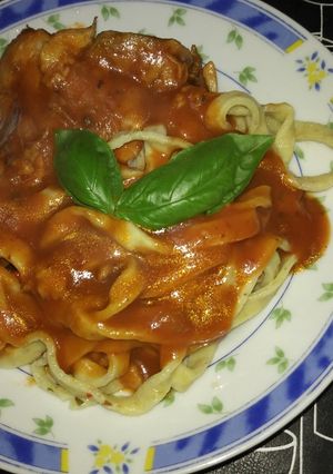 Una foto de Fideos caseros de cúrcuma