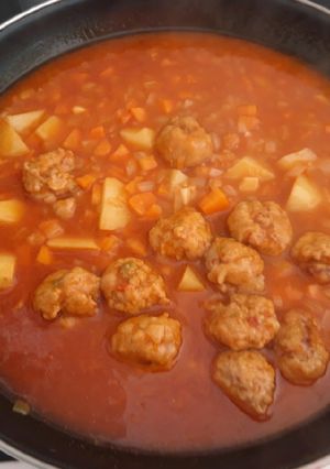 Una foto de Albóndigas en salsa de tomate