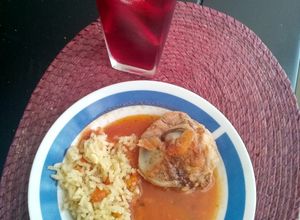 Una foto de Chamorro de cerdo en caldo
