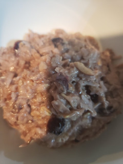 A picture of Multi fruit and nut oatmeal.