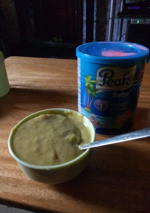A picture of Banana and corn puree.