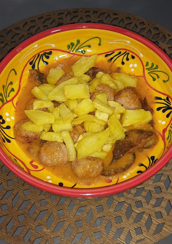 Una foto de Albóndigas en salsa con níscalos