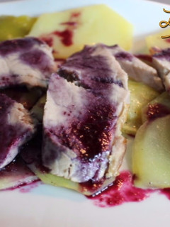 Una foto de Solomillo con salsa de arándanos