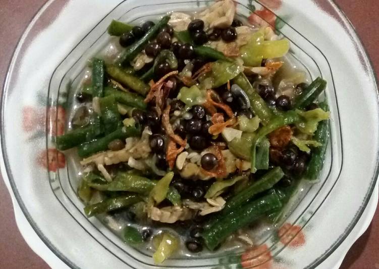 Tumis campur (gude, kacang, tempe)