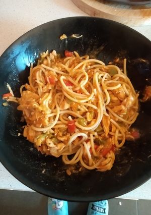 Una foto de Pasta con verduras y salsa boloñesa con mambo cecotec