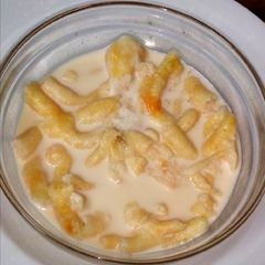 A picture of Doodh jalebi.