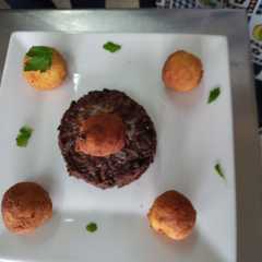 Una foto de Croquetas con papas duquesa