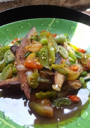 Foto resep Tongkol keranjang bumbu iris