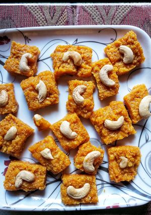 A picture of Mango Sandesh.