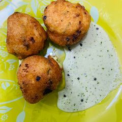 Urad dal bonda A picture of Urad dal bonda.