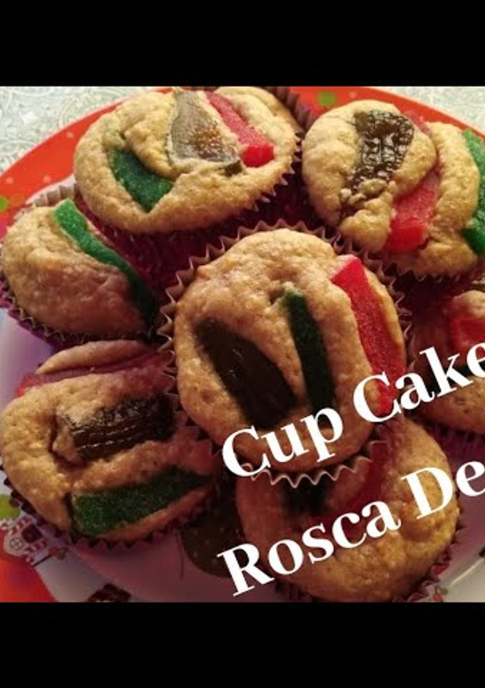 Una foto de Rosca de Reyes en cupcake