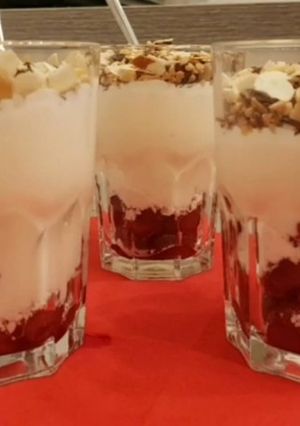 Una foto de Postre sorpresa de cerezas