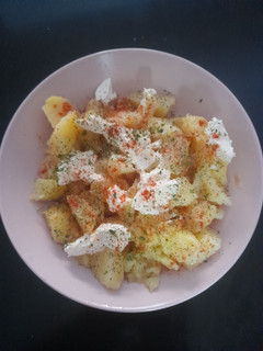 Una foto de Patatas al estilo árabe