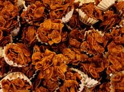 Une photo de corn flakes rose des sable