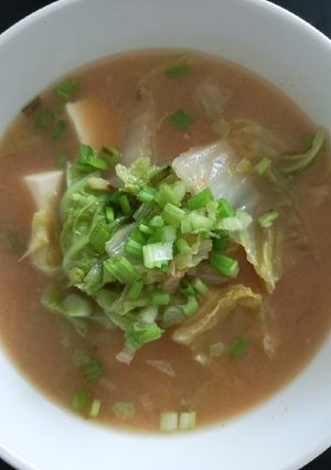 A picture of Cabbage tofu soup.