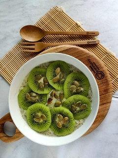 Foto resep Cereal oats Spirulina buah Kiwi