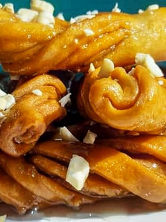 शाही शक्कर पारे (shahi shakkar pare recipe in Hindi) रेसिपी मुख्य फोटो