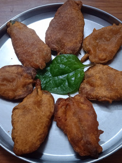 பாலக் பஜ்ஜி(palak bajji recipe in tamil) செய்முறை முக்கிய புகைப்படம்
