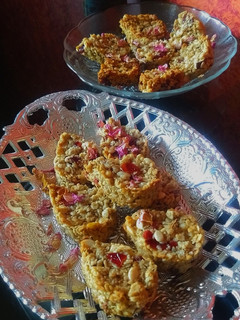 A picture of Walnut Granola Cookies.