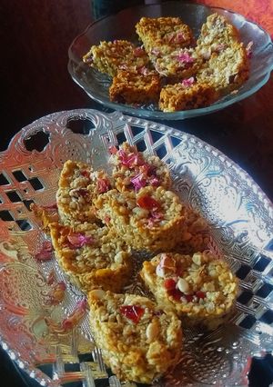 A picture of Walnut Granola Cookies.