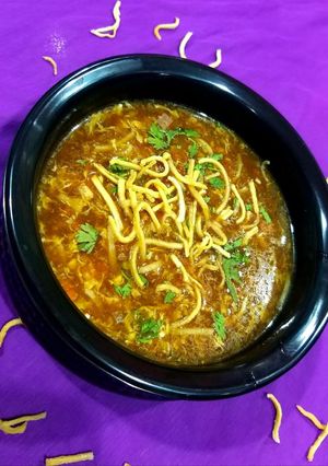 चिकन मंचाव नूडल्स सूप (chicken manchow noodles soup recipe inmarathi) रेसिपी चे मुख्य फोटो 