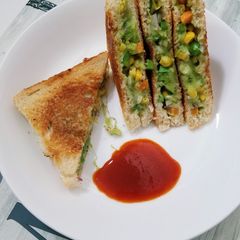 A picture of Chilli Cheese Veg Sandwich.