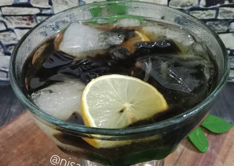 Langkah Mudah untuk Membuat Es Tetes Cincau Hitam, Bikin Ngiler