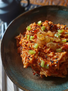 Una foto de Arroz Basmati especiado + Carne & Pimiento dulce italiano //Meat, Friggitello & Basmati Rice Dish 🍚🥢