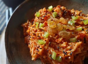 Una foto de Arroz Basmati especiado + Carne & Pimiento dulce italiano //Meat, Friggitello & Basmati Rice Dish 🍚🥢