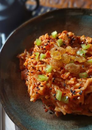 Una foto de Arroz Basmati especiado + Carne & Pimiento dulce italiano //Meat, Friggitello & Basmati Rice Dish 🍚🥢