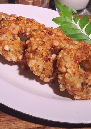 A picture of Fasting sabudana donuts vada.