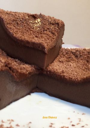 Una foto de Bizcocho Mousse de Chocolate (con solo 3 ingredientes)