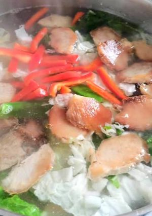 Una foto de Sopa china con arroz frito 🥣