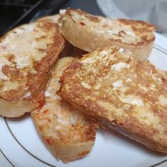 Spicy chilli egg bread A picture of Spicy chilli egg bread.