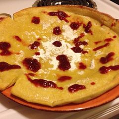 A picture of Dutch Babies.