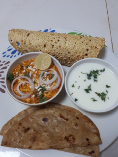 પનીર ભુરજી (Paneer Bhurji Recipe In Gujarati) રેસીપી મુખ્ય ફોટો