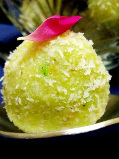 A picture of Instant Coconut Laddoo/ Nariyal Ke Laddoo.
