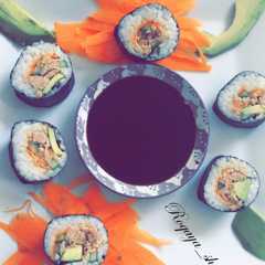 طريقة عمل السوشي 🍣 🥑🥒🥕🍚🍣😋😍-レシピのメイン写真