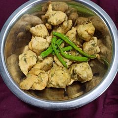 A picture of Methi na bhajiya Methi bhaji.