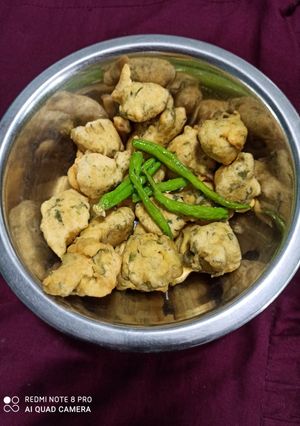 A picture of Methi na bhajiya Methi bhaji.