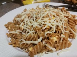 Una foto de Pasta integral con atún y Feta