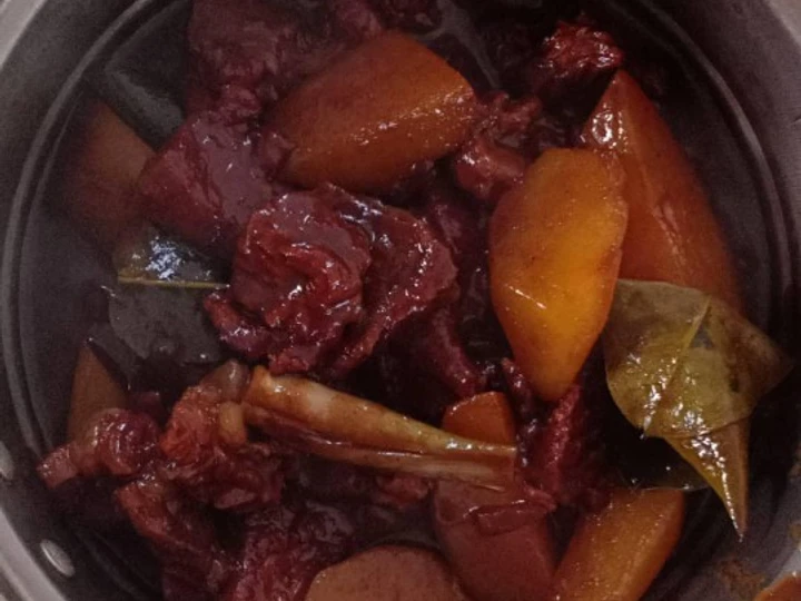 Langkah Gampang Menyiapkan Resep Bistik daging sapi + kentang resep nyokap yang Enak Banget