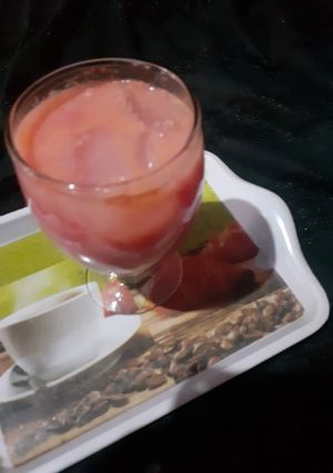 रूह अफ़ज़ा तरबूज का शरबत (rooh afza tarbuj ka sharbat recipe in Hindi) रेसिपी मुख्य फोटो