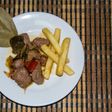 Hamburguesa reinventada en salsa
