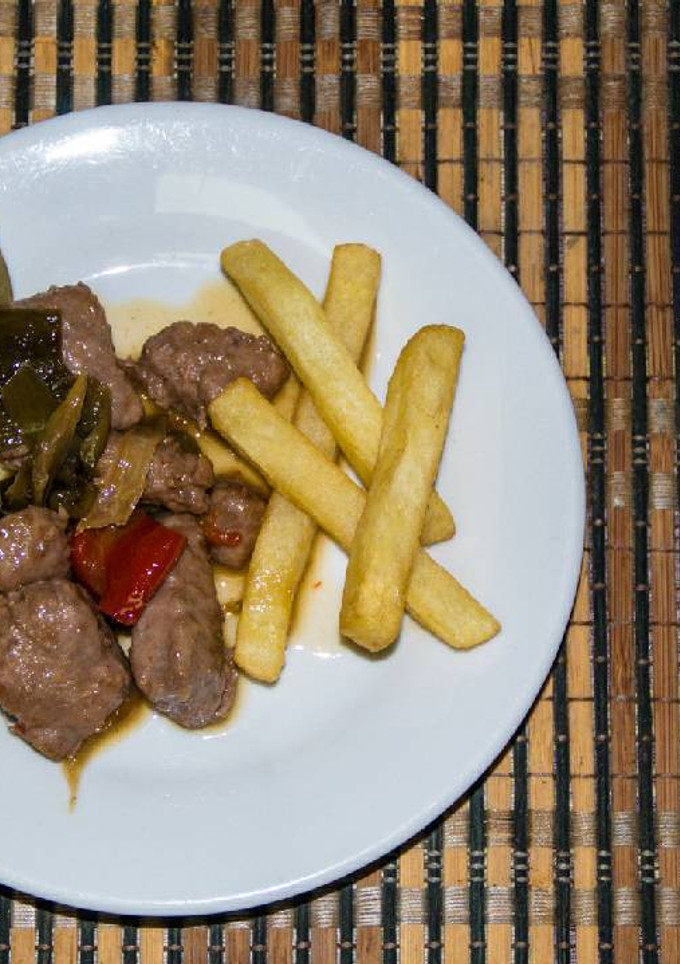 Una foto de Hamburguesa reinventada en salsa