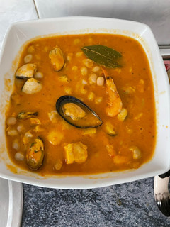 Una foto de Pochas con marisco