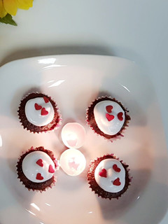 A picture of Red velvets cup cakes.