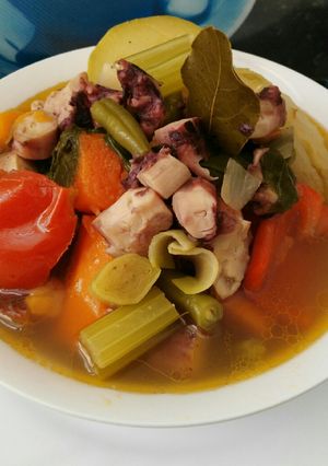 Una foto de Caldo de pulpos otoñales