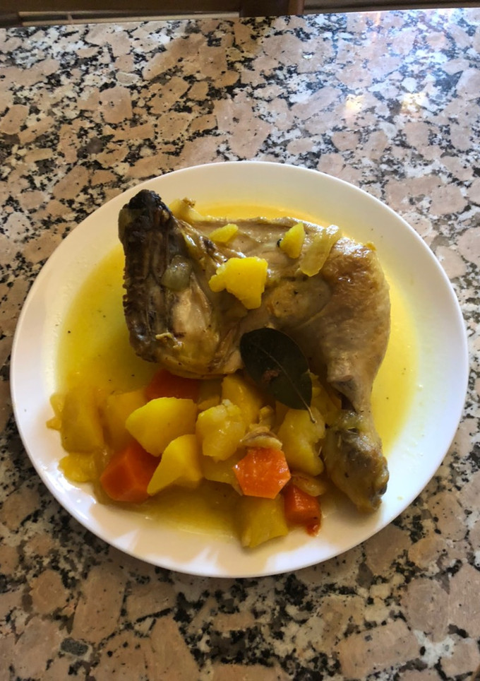 Una foto de Pollo guisado